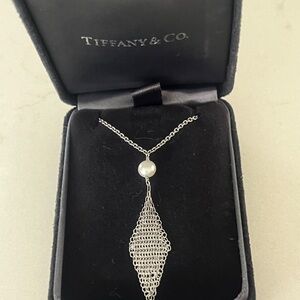 Tiffany and Co Elsa Peretti Pearl Mesh Necklace.